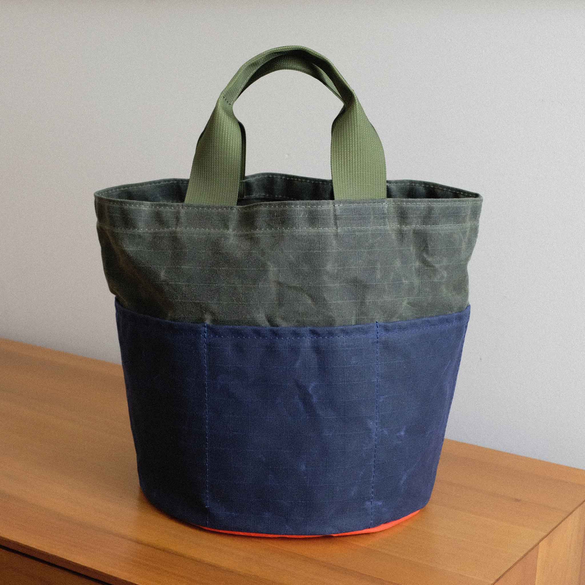 Quincy Bucket Bag Large